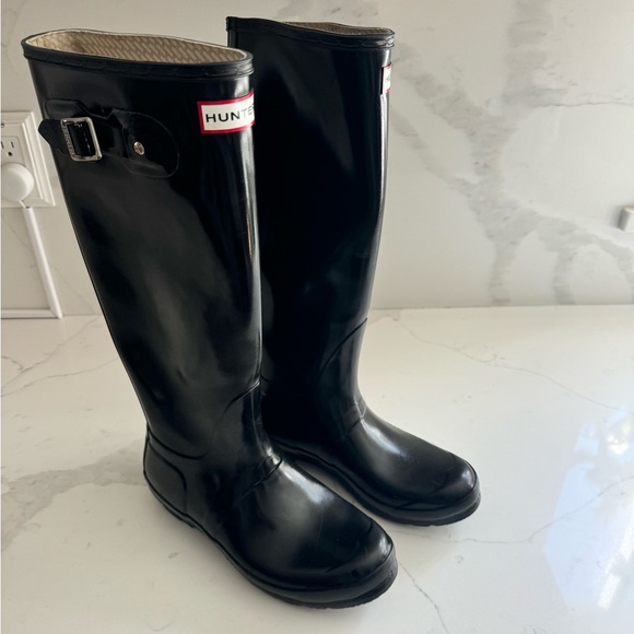 HUNTER ORIGINAL RAIN BOOT- Tall high gloss black Hunter rain boot - Picture 1 of 8